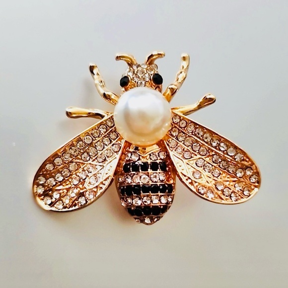 Honey Bee White Pearl 
Brooch Simulated Rhinestones Diamonds Black and Gold NWOT - Picture 2 of 8